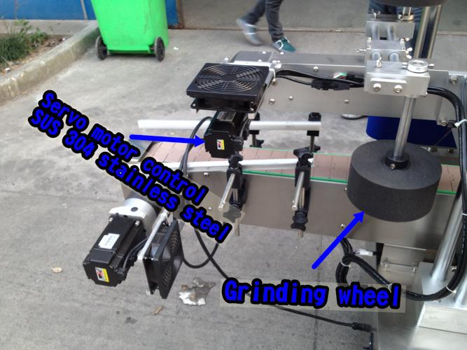 Mașină orizontală de etichetare a sticlelor mici / mașină aplicatoare automate de etichete