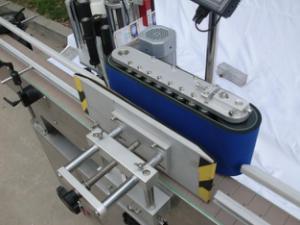 Mașină automată de etichetare a sticlelor rotunde pentru lipici non-uscat, cutie din lemn / mașină de etichetare pentru ambalare pentru CE