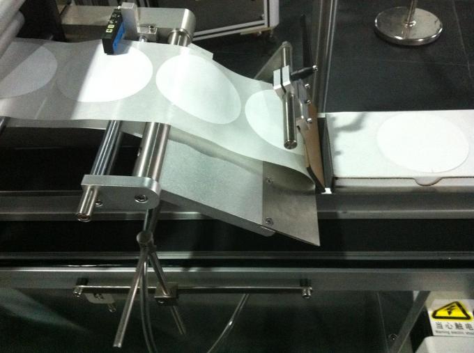 Mașină de etichetare superioară autoadezivă pentru borcan / cutie / container