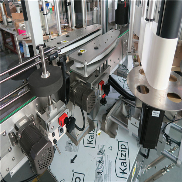 Echipament complet automat de etichetare a sticlei pătrate Capacitate 4000-8000 B / H