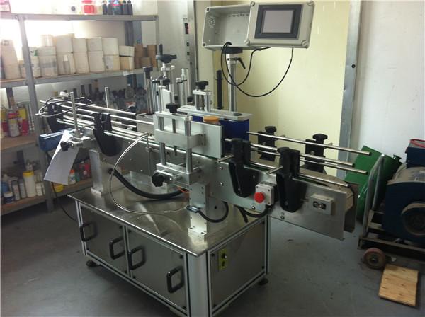 Aplicator de etichetă autocolant de viteză de 45 m / min pentru sticle de apă pătrate / rotunde / plate