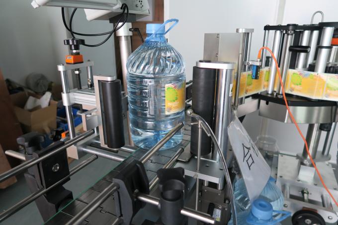 Mașină de etichetat autocolant cu sticlă rotundă de apă potabilă de 5 litri, mașini de lipit etichete autoadezive