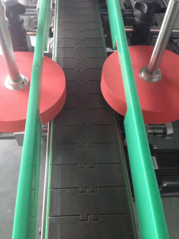 Aplicator automat de etichete pentru sticla rotundă / pătrată / subuliformă