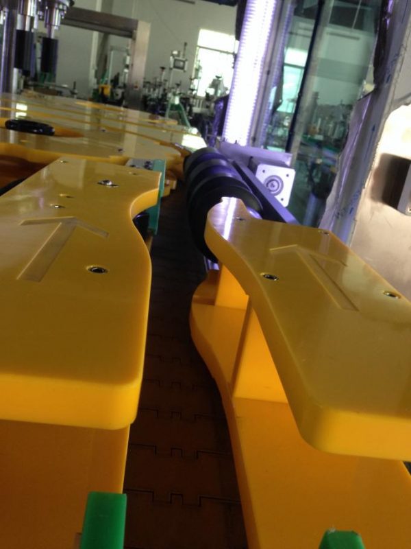 Mașină de etichetat sticle de vin / bere de înaltă producție, etichetatoare rotunde pentru sticle