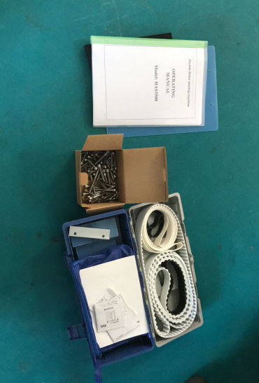 Mașină de etichetat cu autocolant lateral de mare viteză pentru sticla pătrată / rotundă / plată