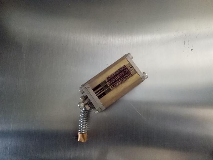 Mașină de etichetare cu autocolant cu trei sau două fețe personalizată cu mașină de codificare