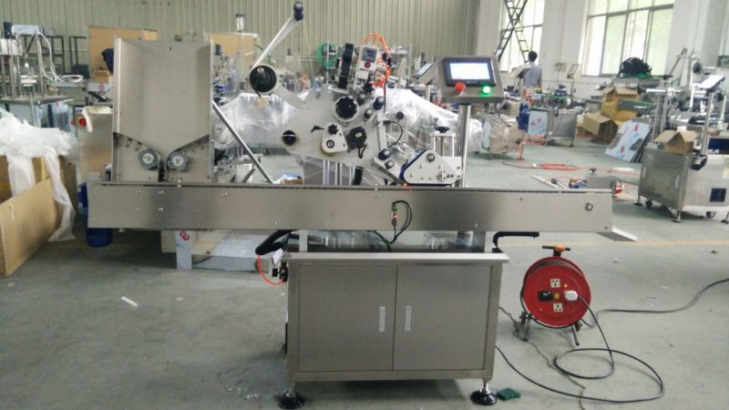 China Mașini adezive de etichetă cutii rotunde mici de mare viteză, mașină de etichetă cu etichetă pentru sticla neagră pentru furnizorul de produse cosmetice