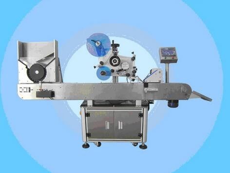 China Mașină automată de etichetare a flacoanelor Mașină de autocolant cu etichetă de unghii pentru produse cosmetice furnizor