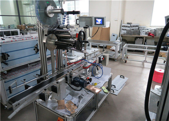 China 1-50m / min echipament de aplicare a etichetei de viteză superioară pentru suprafețe plane furnizor