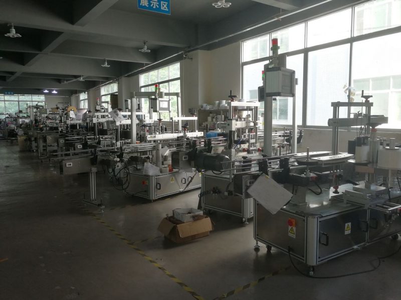 China Aplicator de etichete pentru autocolante pentru proprietăți pentru băuturi, furnizor de mașini automate de etichetare a autocolantelor
