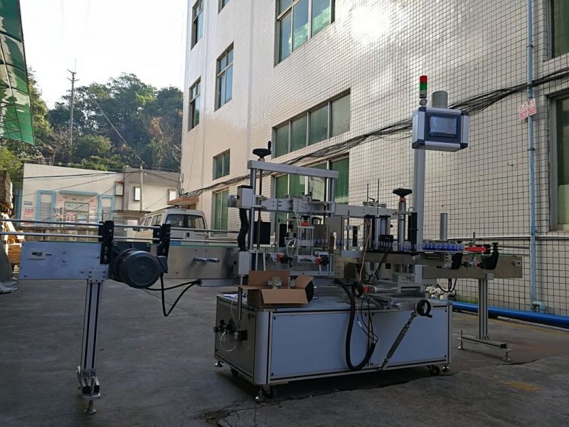 China Mașină de etichetare a sticlei plate adezive cu o precizie ridicată furnizor